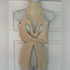COMMENSE Mock Neck Cutout Twist Ribbed Sweater Size L apricot color Retails $40
